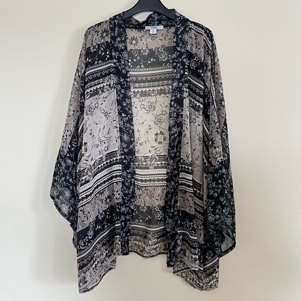 Croft & Barrow Black and Cream Dark Fairy Goth Boho Floral Kimono M